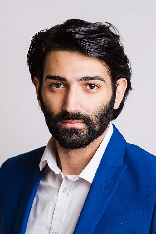 best-linkedin-photos-indian-pakistine-asian-man-headshot-in-blue-suit